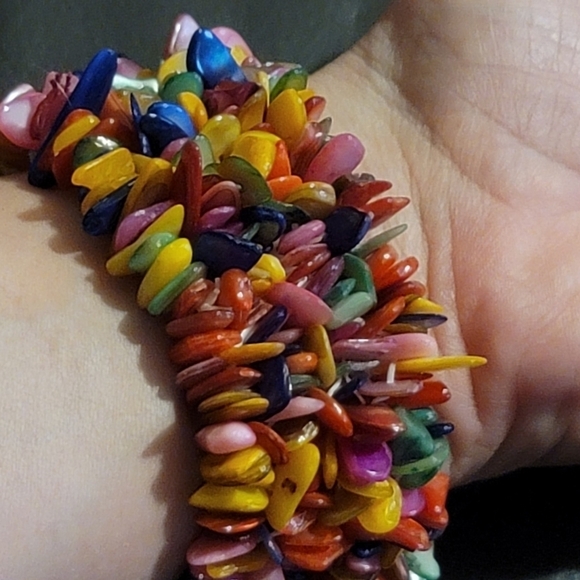 NATURAL Shell Beads dyed nuggets colorful vibrant stretch beautiful bracelet - Picture 6 of 6